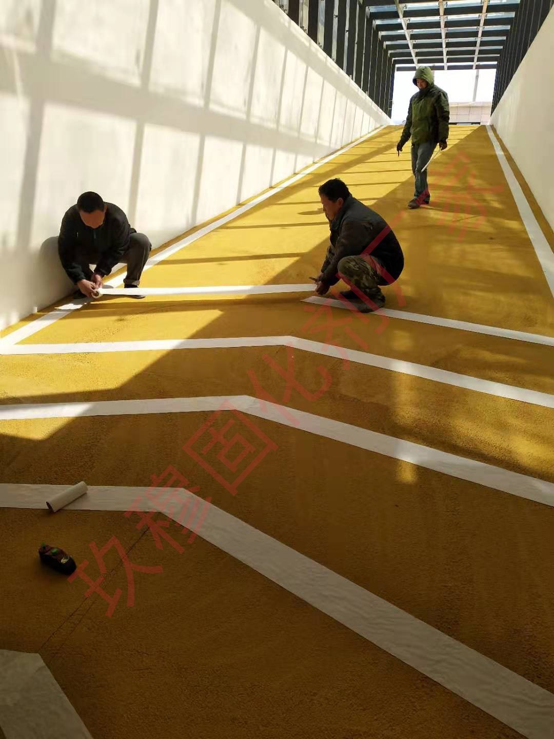 哈尔滨地下车库防滑坡道施工案例展示